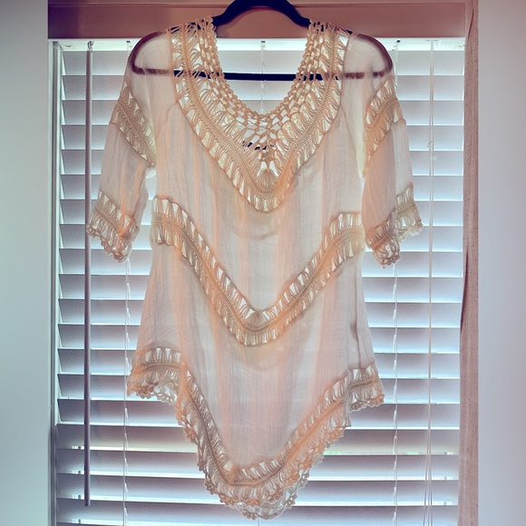 johns fashion Tops - White Tunic 3/4 Sleeve with crocheted embellishment